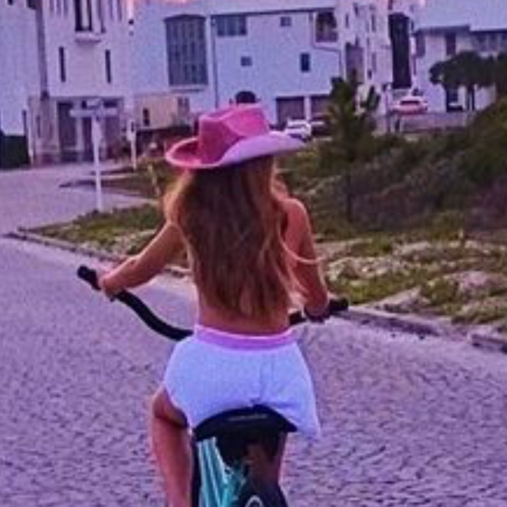 Meet your Posher, Lilly